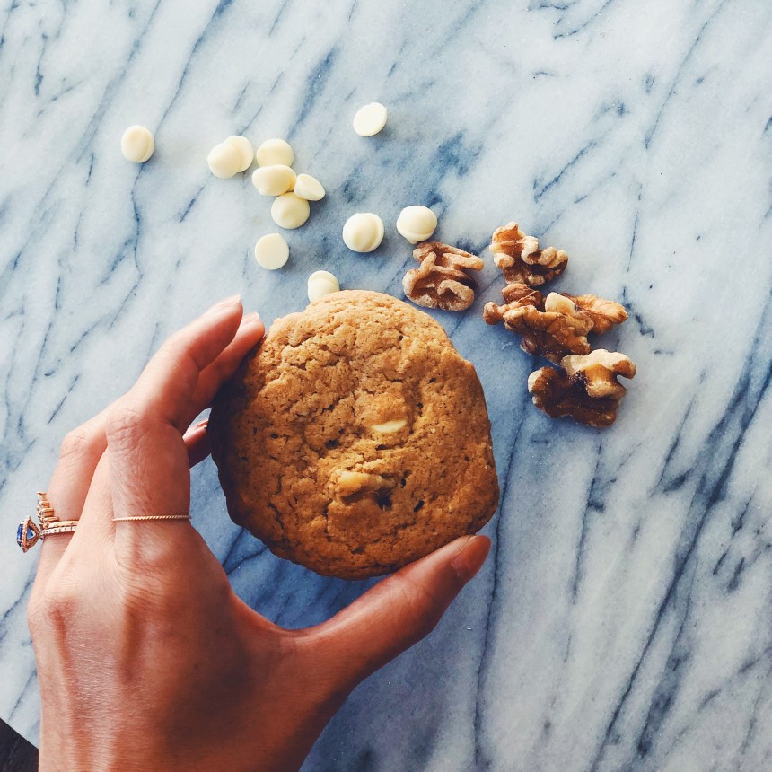 white-chocolate-chip-walnut-cookies