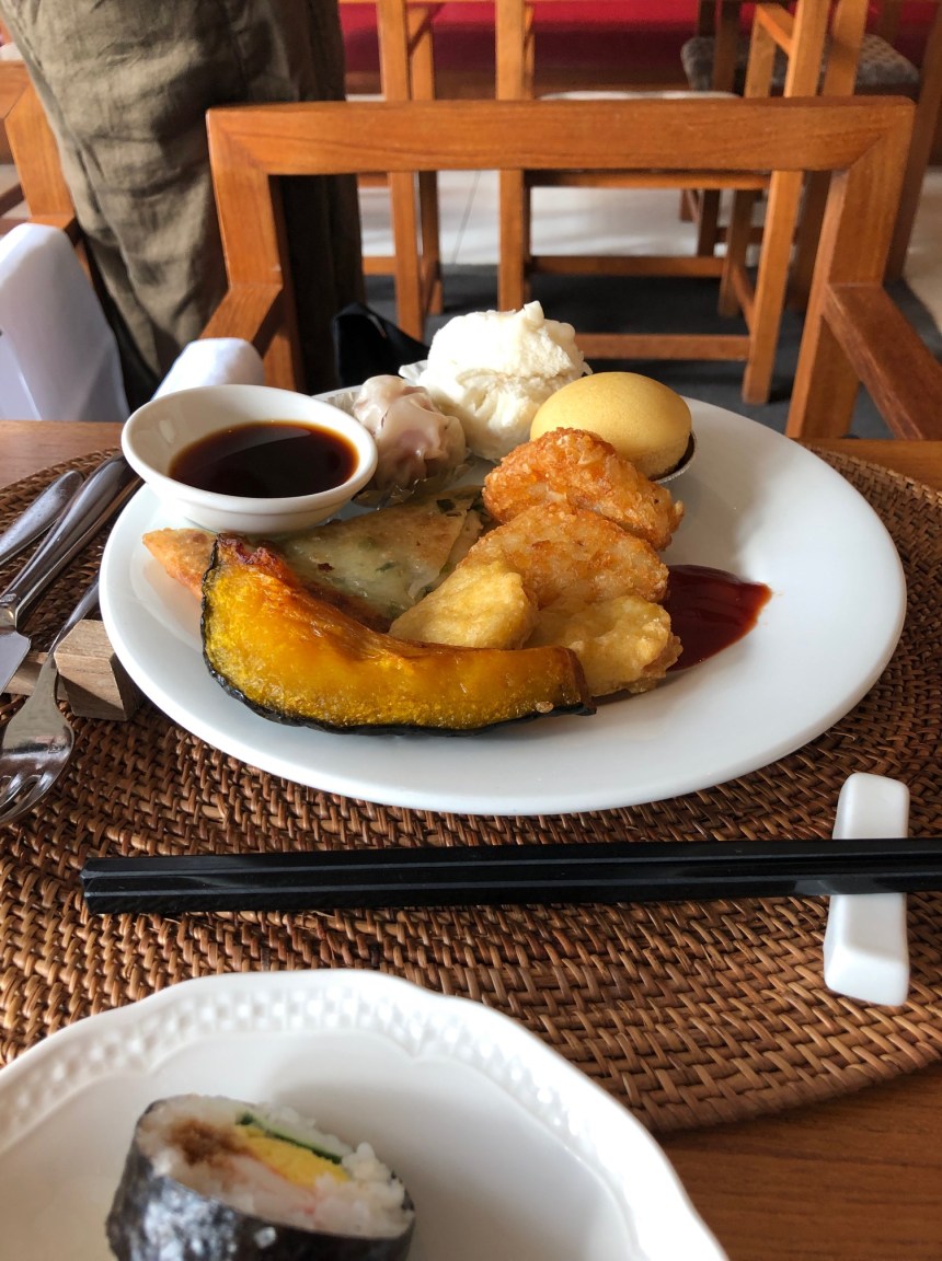 continental-breakfast-sun-moon-lake