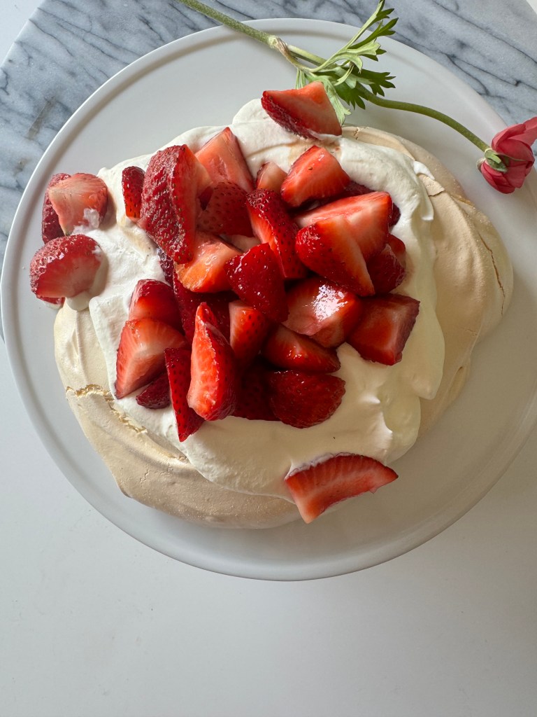 strawberry pavlova